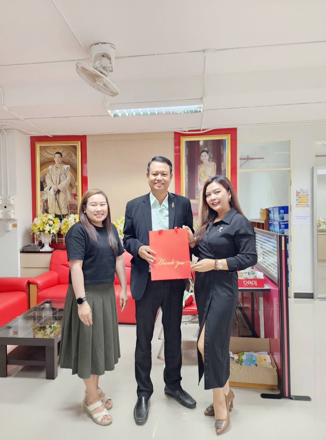 คณาจารย์สาขาวิชาบรรณารักษศาสตร์ฯ เข้าพบคณบดีคณะมนุษยศาสตร์ฯ เนื่องในโอกาสขึ้นปีใหม่ 2569